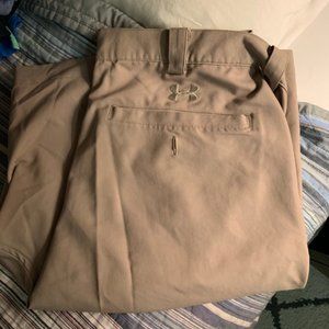 Under Armour golf short